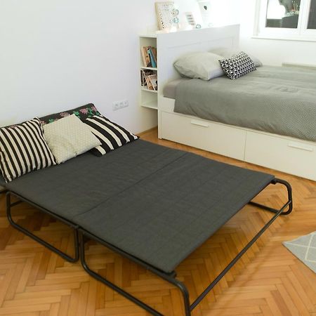 Bright & Stylish Studio Home, Superbly Located 塞拉耶佛 外观 照片