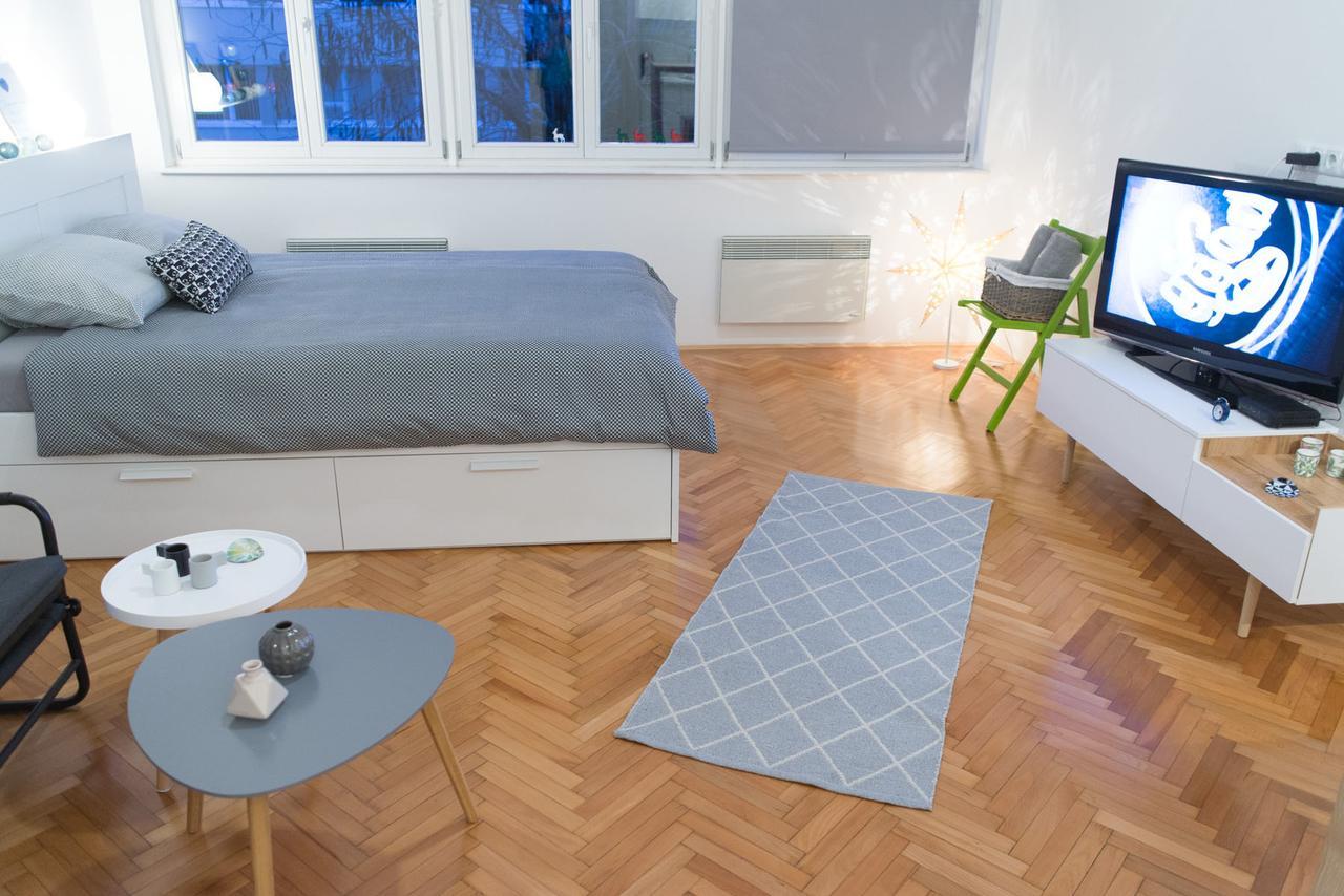 Bright & Stylish Studio Home, Superbly Located 塞拉耶佛 外观 照片